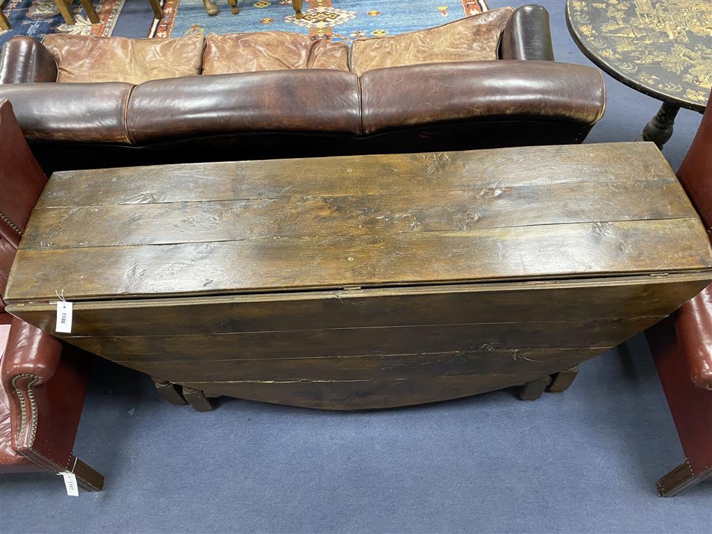 An 18th century and later oak bobbin leg gateleg dining table, length 170cm extended, width 162cm, height 76cm